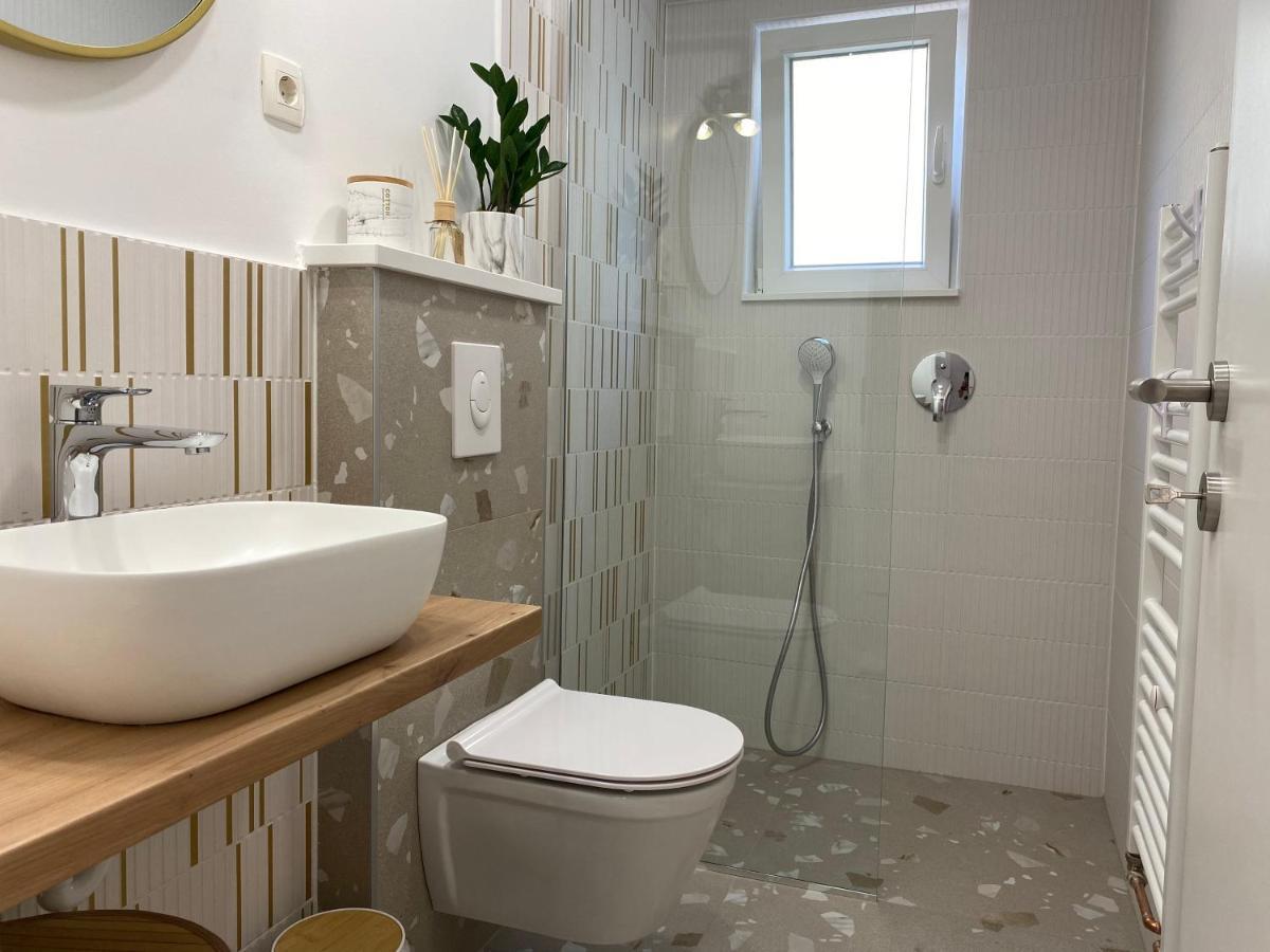 Apartments Niko, Near Beach, Free Parking, Wi-Fi Tučepi Εξωτερικό φωτογραφία