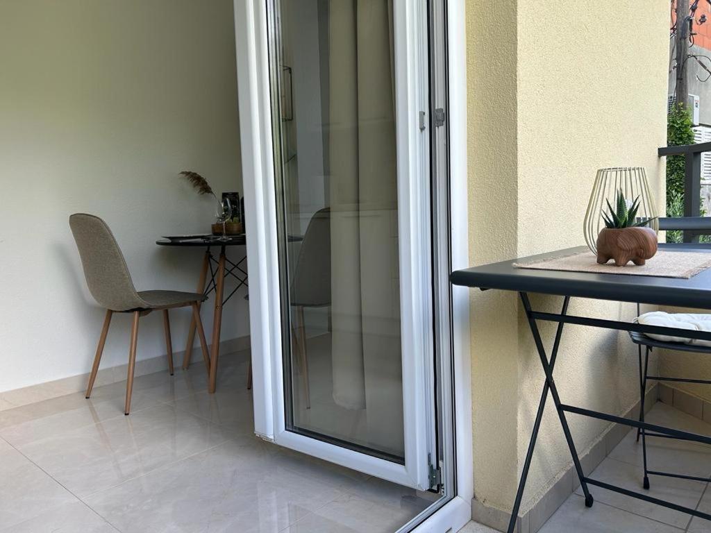 Apartments Niko, Near Beach, Free Parking, Wi-Fi Tučepi Εξωτερικό φωτογραφία